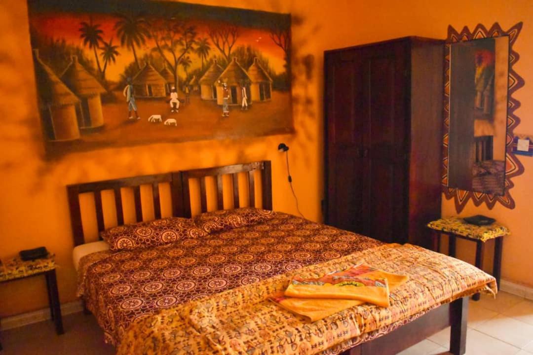 Casa Hotel Sinkiling Gambia Serrekunda Exterior photo