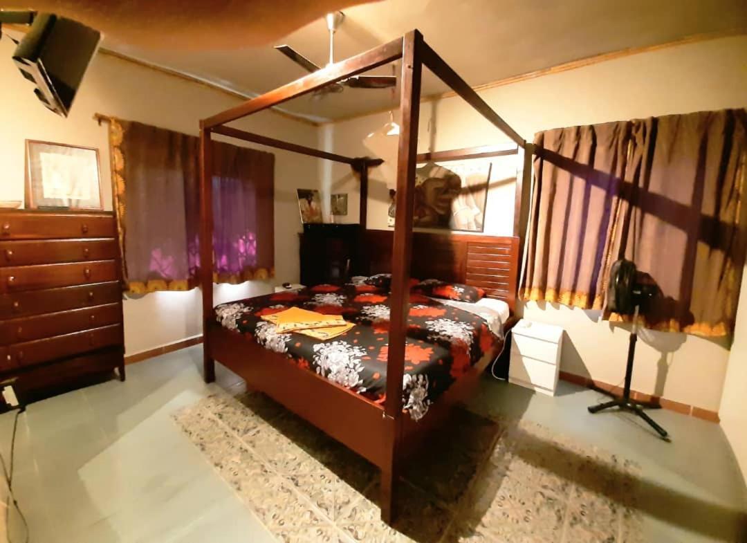 Casa Hotel Sinkiling Gambia Serrekunda Exterior photo